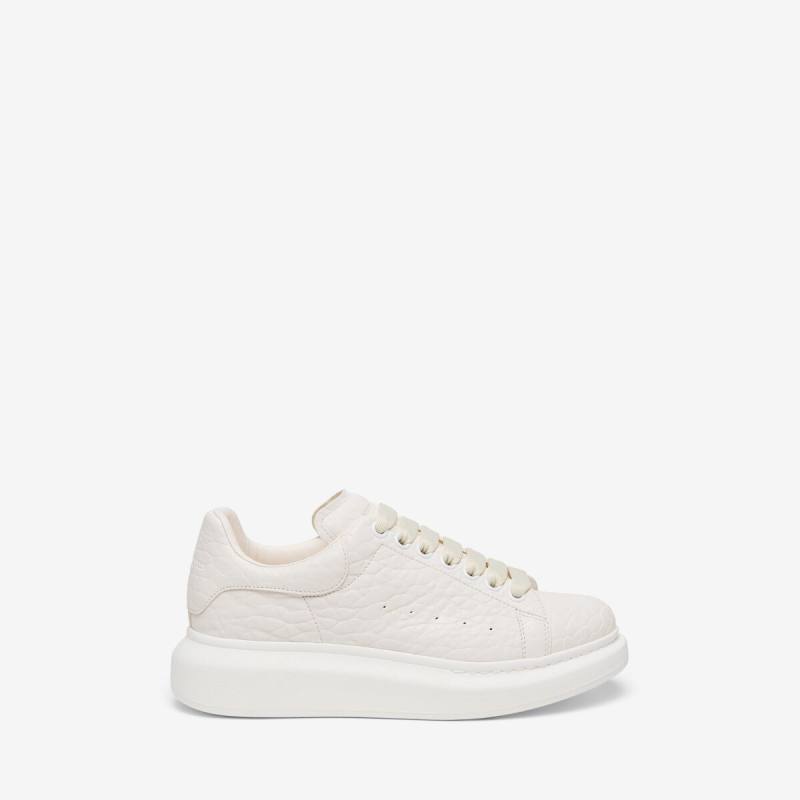 ALEXANDER MCQUEEN - Oversized Sneaker - Item 808173WHABE1000